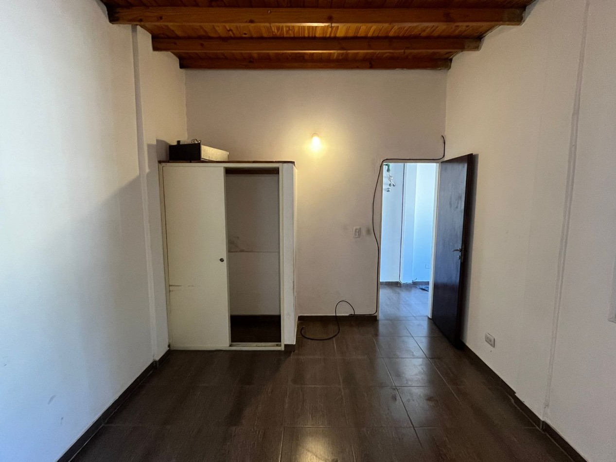 Departamento de 2 ambientes 1er piso en alquiler frente a colegio Solari - Villa Luzuriaga
