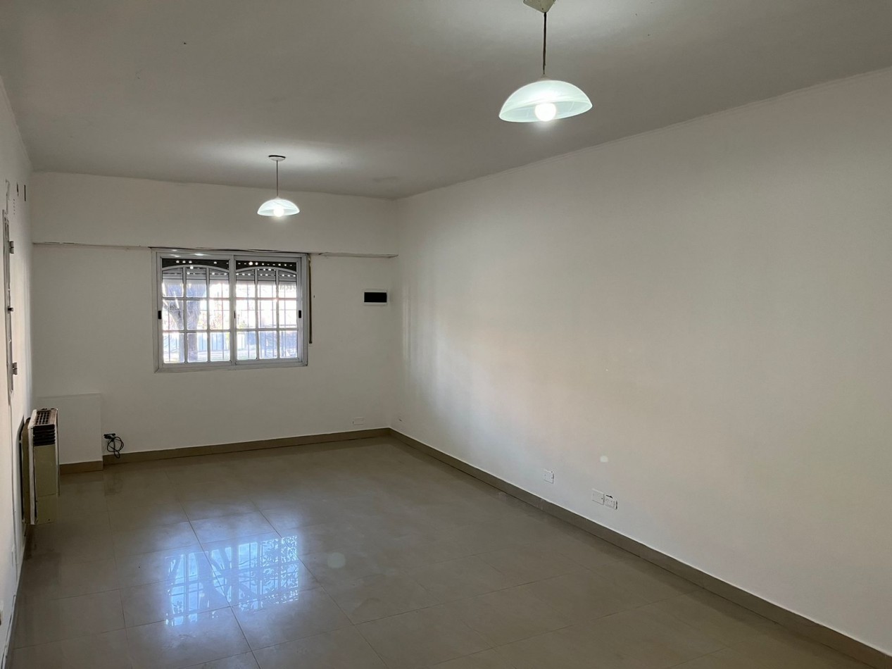 Impecable casa de 3 ambientes en alquiler - Libertad