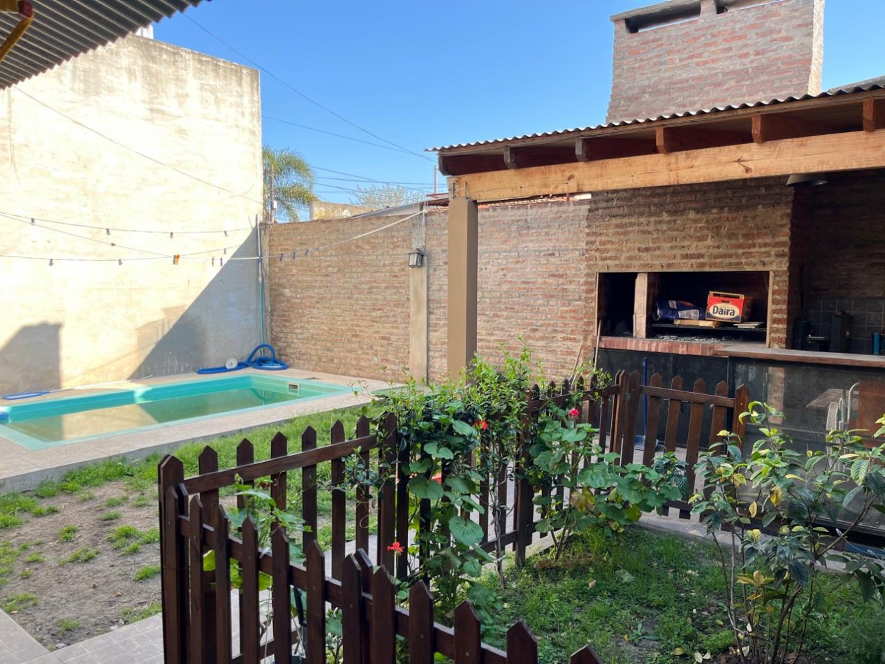 Casa de 3 ambientes en Venta - Moron Sur