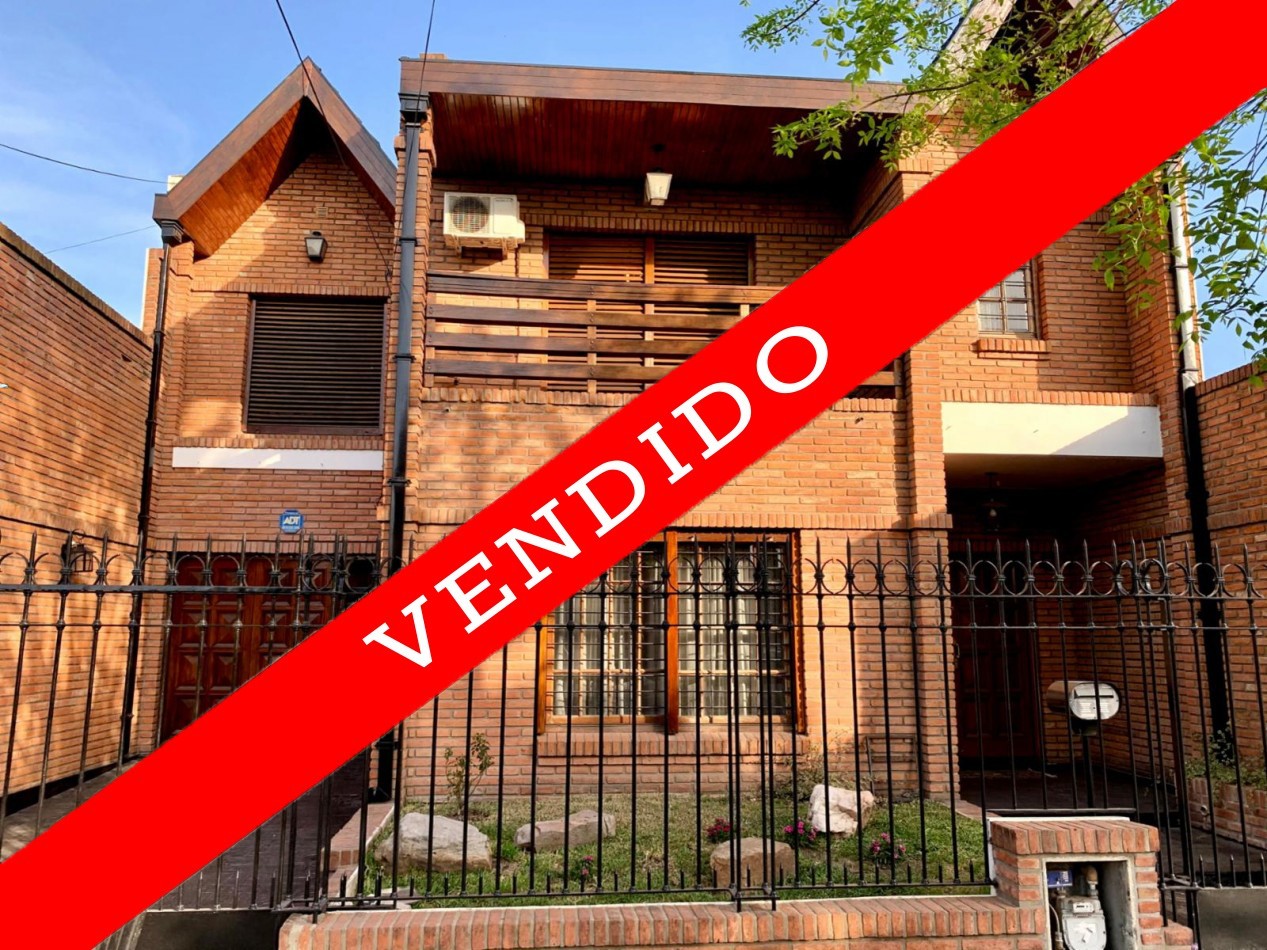 Casa de 7 ambientes en venta - Moron