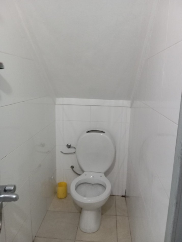 Galpon de 150 metros² con oficina ubicado a 200 metros de Aguero y Don Bosco. 