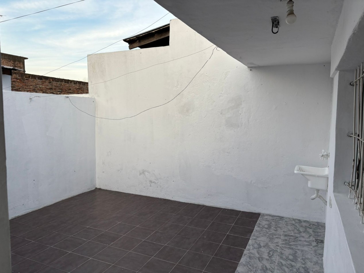 Departamento de 3 Ambientes en Alquiler - Planta Baja - Moron sur