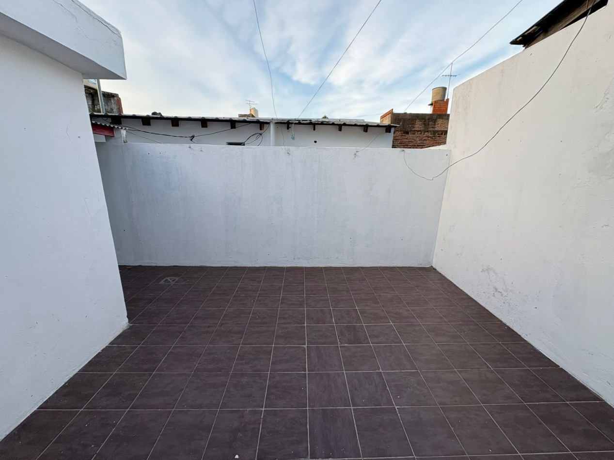 Departamento de 3 Ambientes en Alquiler - Planta Baja - Moron sur
