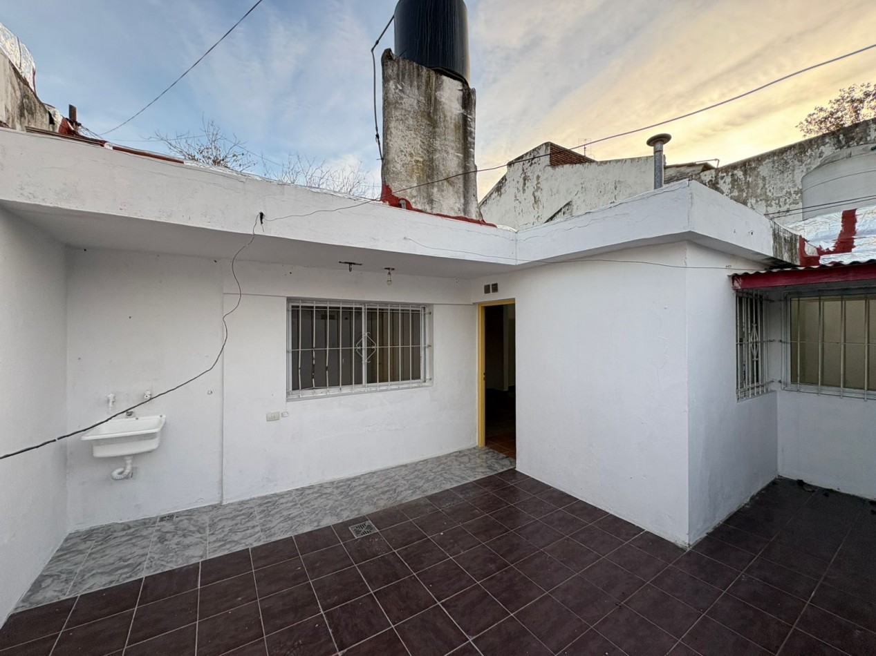 Departamento de 3 Ambientes en Alquiler - Planta Baja - Moron sur