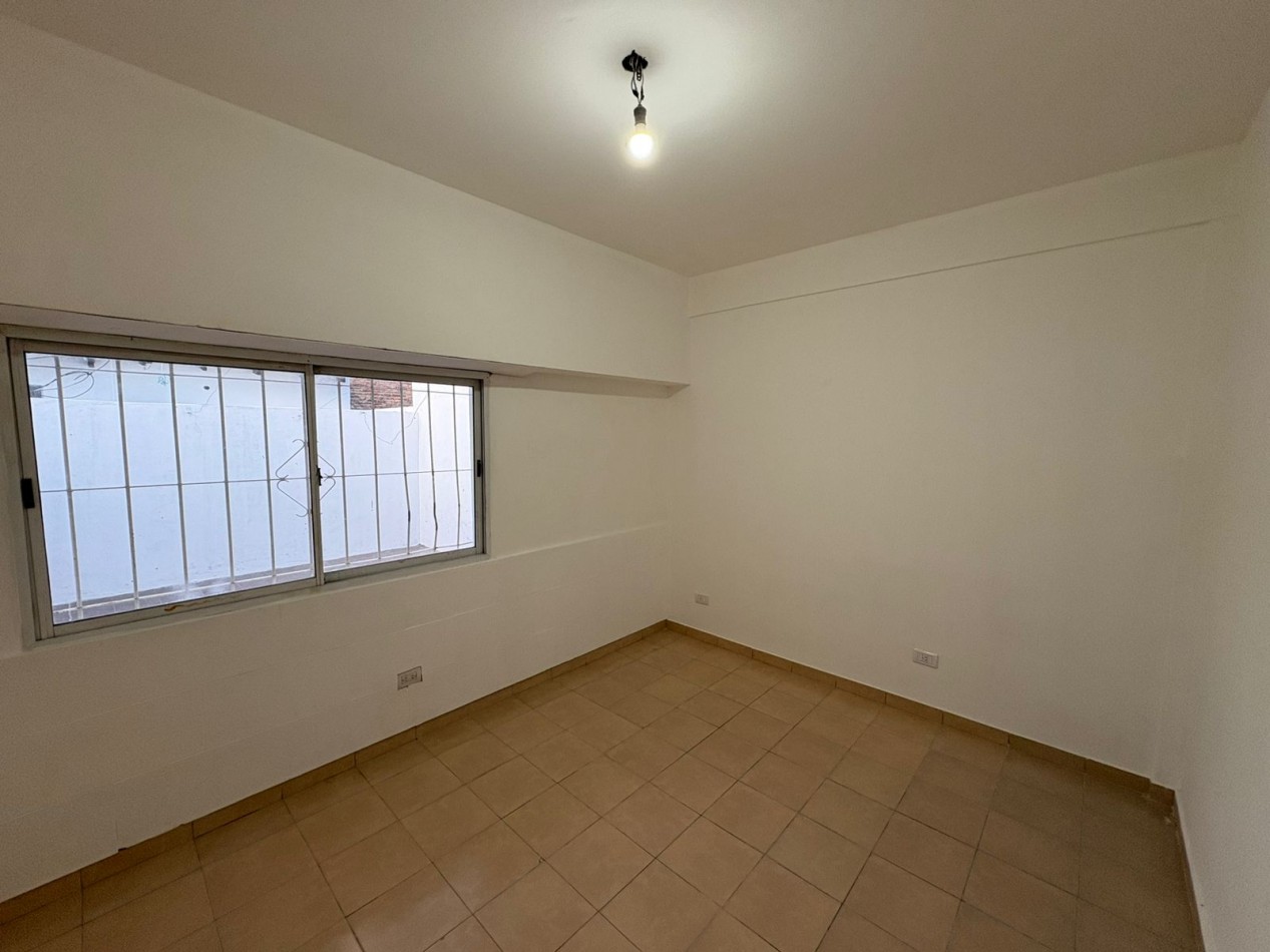 Departamento de 3 Ambientes en Alquiler - Planta Baja - Moron sur
