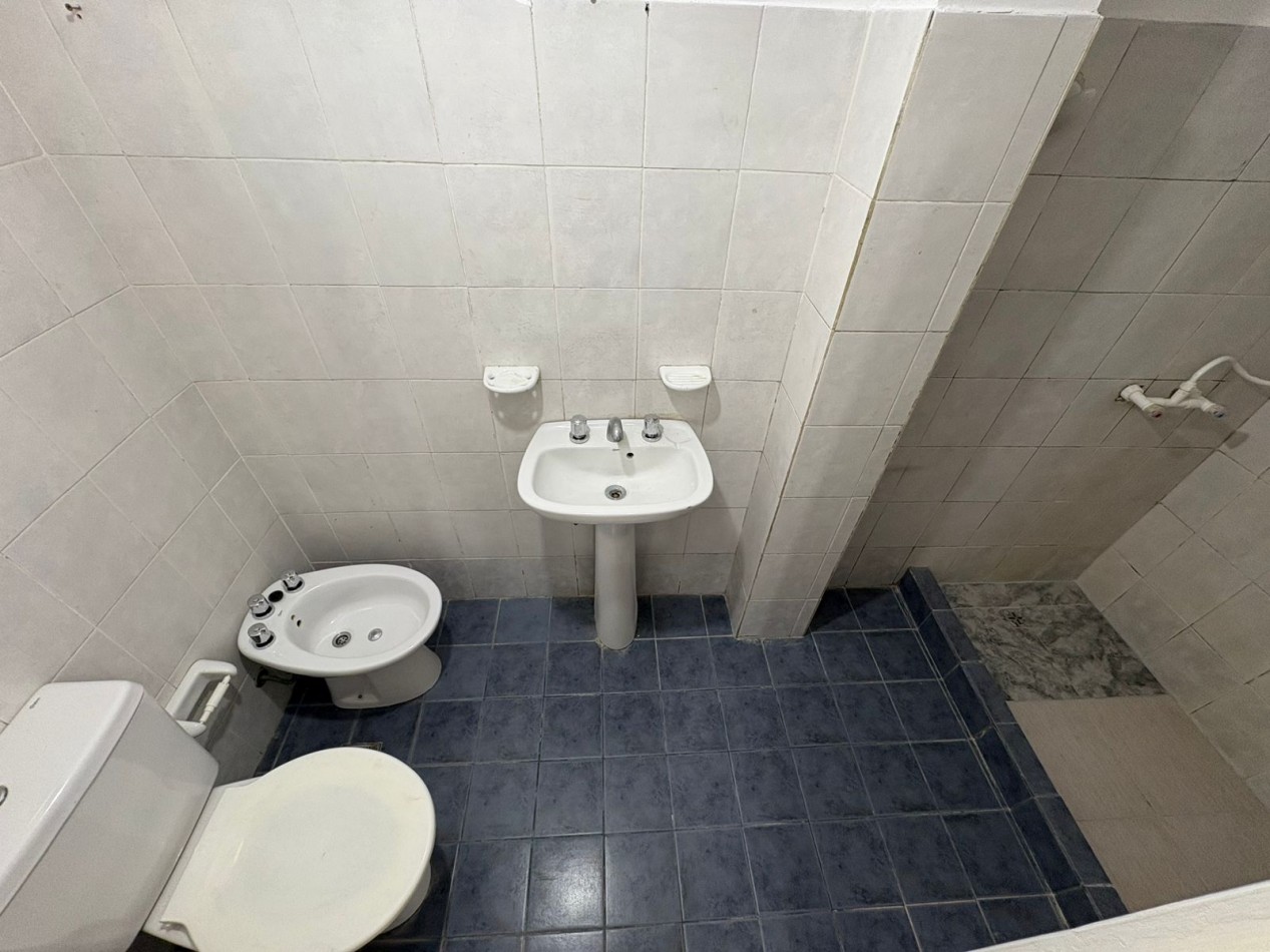 Departamento de 3 Ambientes en Alquiler - Planta Baja - Moron sur