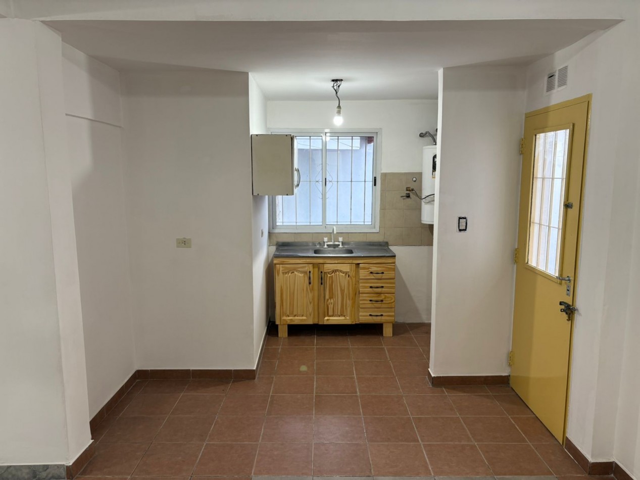 Departamento de 3 Ambientes en Alquiler - Planta Baja - Moron sur