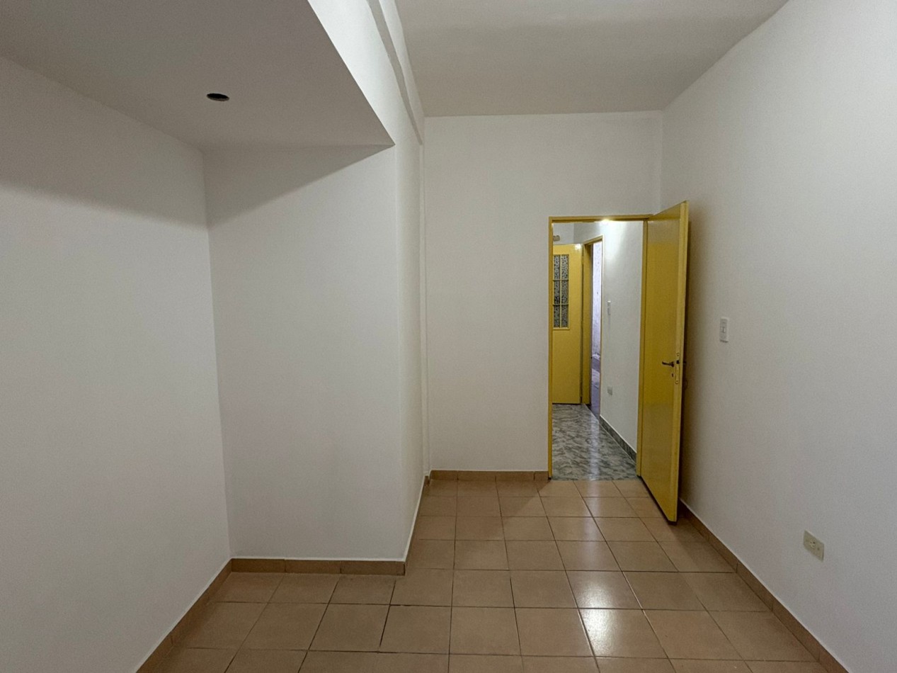 Departamento de 3 Ambientes en Alquiler - Planta Baja - Moron sur