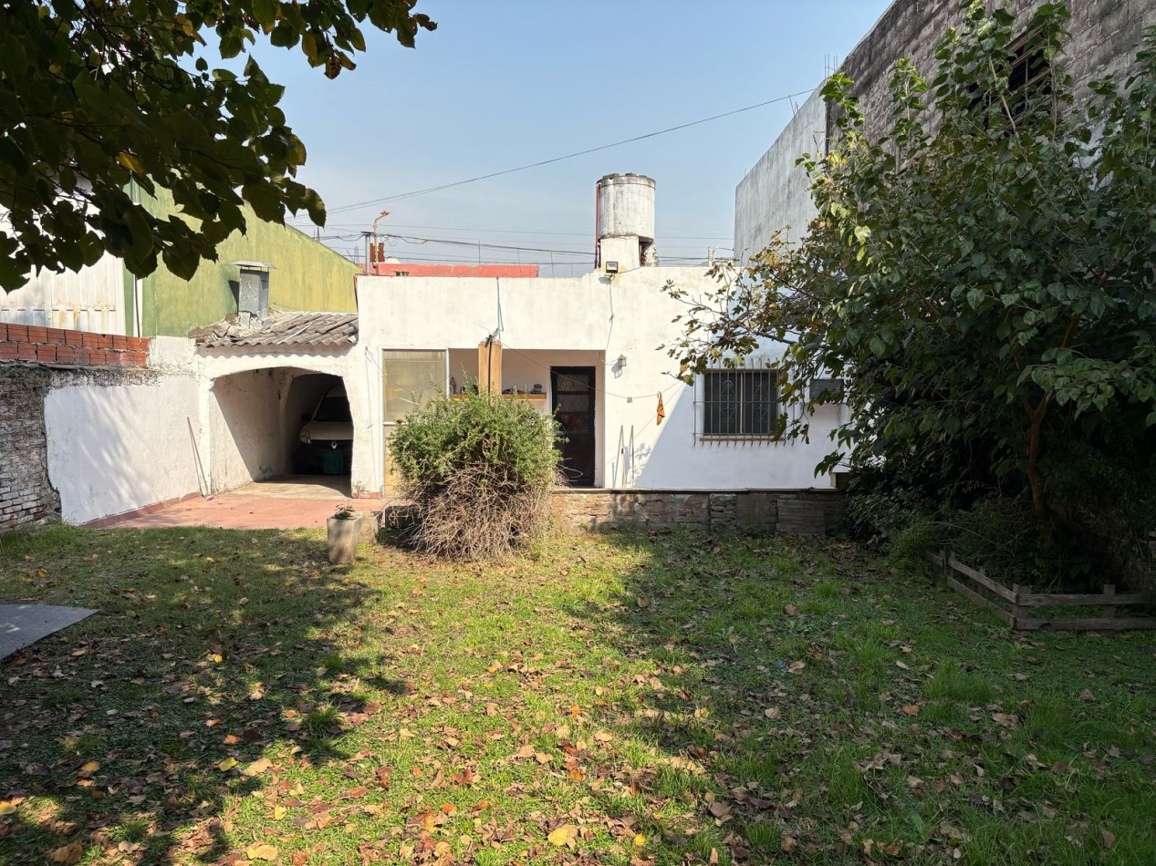 ¡Oportunidad! Casa de 3 Ambientes en Moron - En Venta - Apto Credito