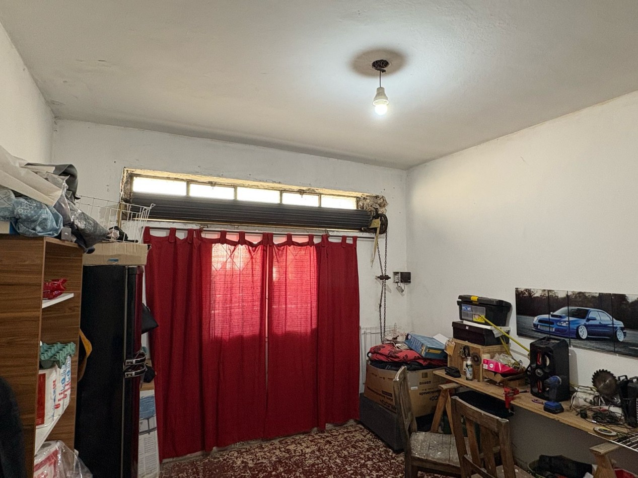 ¡Oportunidad! Casa de 3 Ambientes en Moron - En Venta - Apto Credito