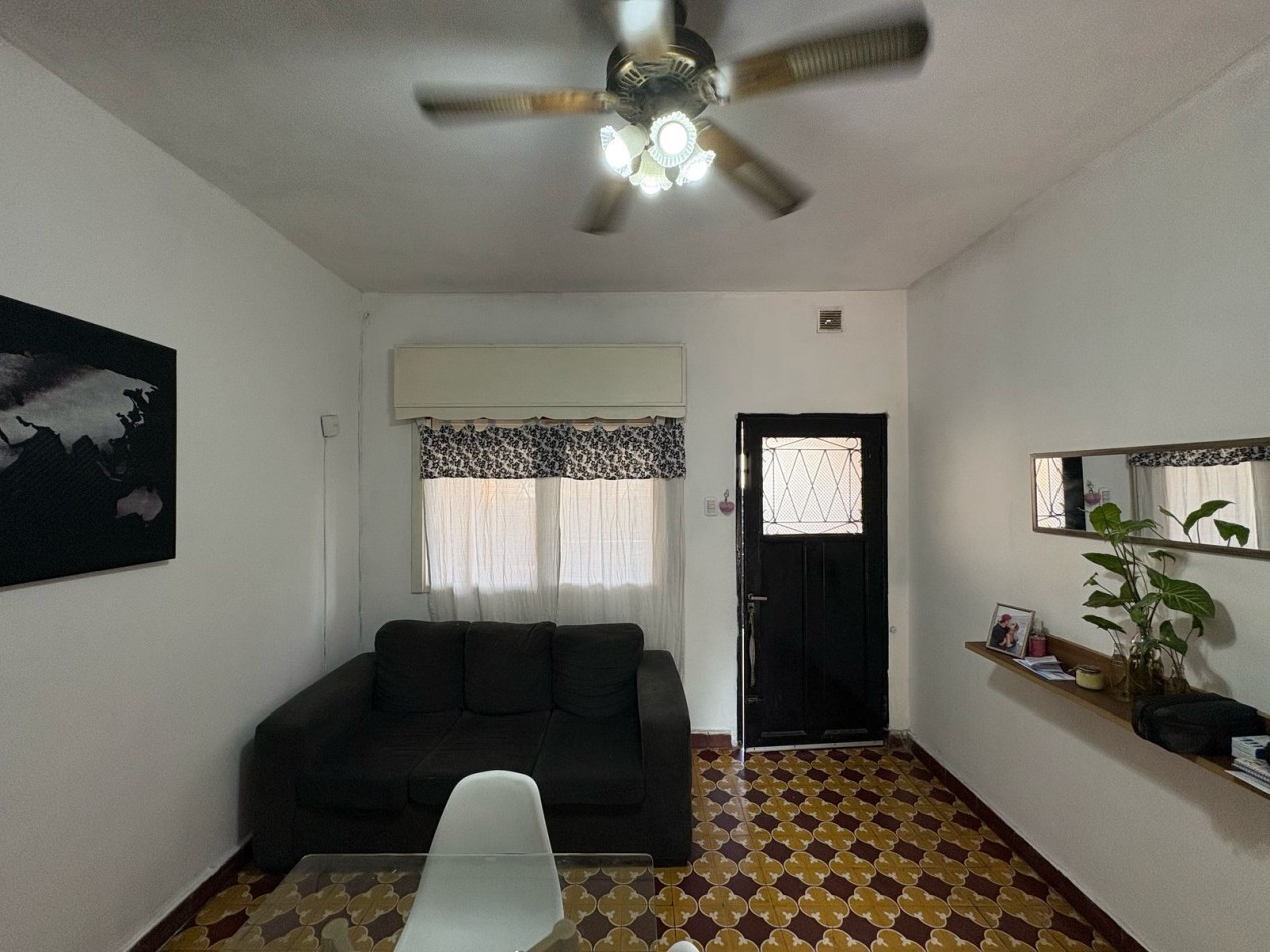 ¡Oportunidad! Casa de 3 Ambientes en Moron - En Venta - Apto Credito