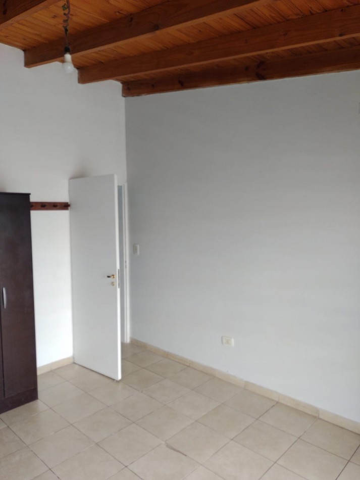 Departamento de 2 Ambientes en Alquiler sobre Avenida - Castelar Sur - Zona Base Aerea