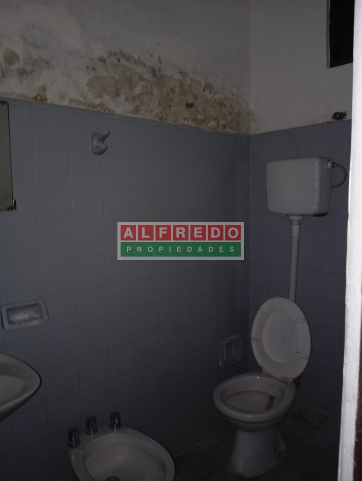 Casa de 2 Ambientes mas Departamento Monoambiente en Venta - Rafael Castillo - A Refaccionar