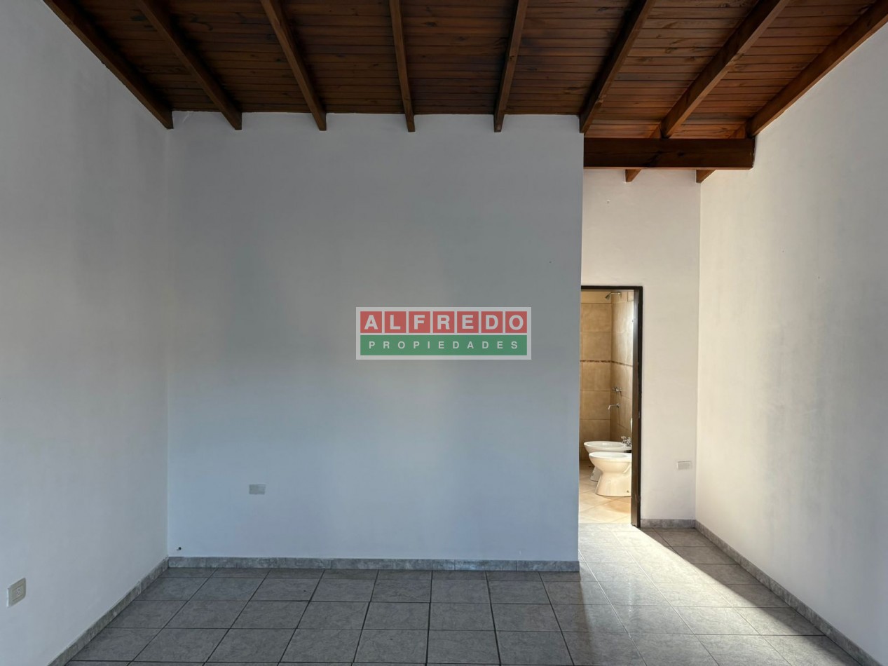 Departamento de 2 Ambientes en Alquiler sobre Av. Baradero - Moron Sur