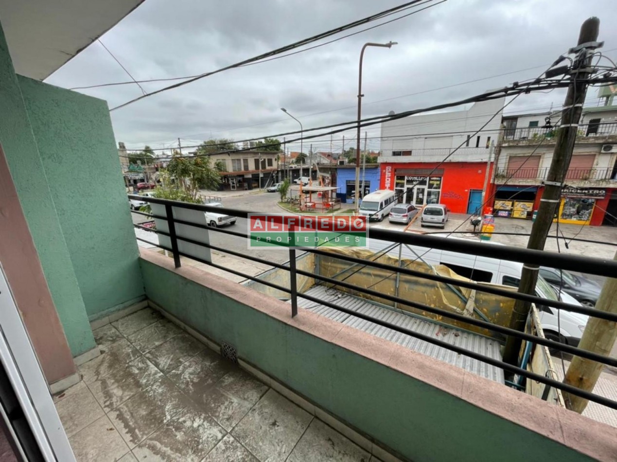 Departamento a estrenar sobre avenida 1er piso- Isidro Casanova