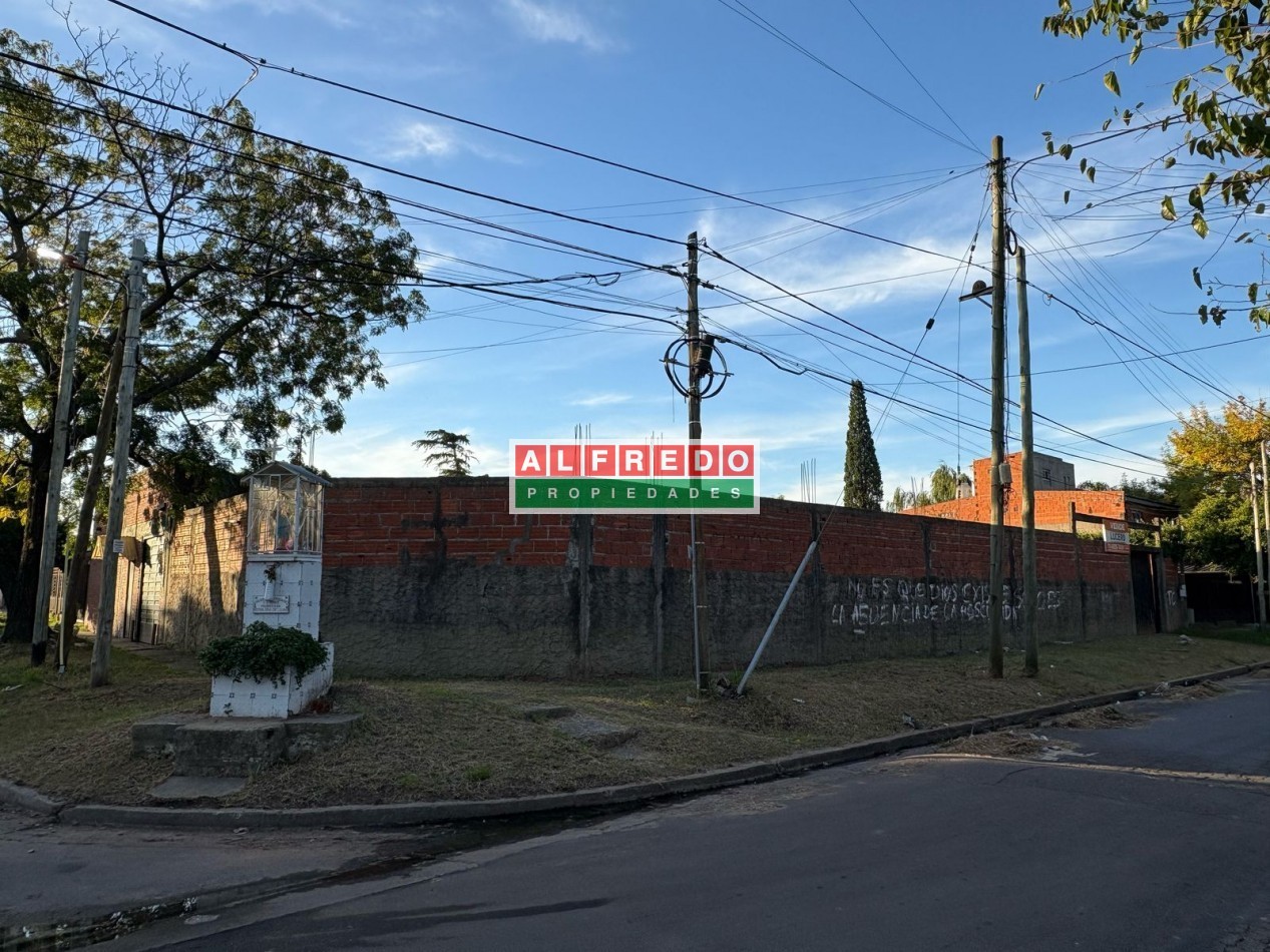 Lote en esquina en venta - Moron sur