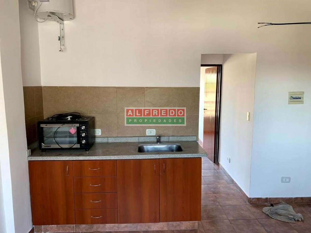 Departamento 2do piso en importante zona comercial - Isidro Casanova