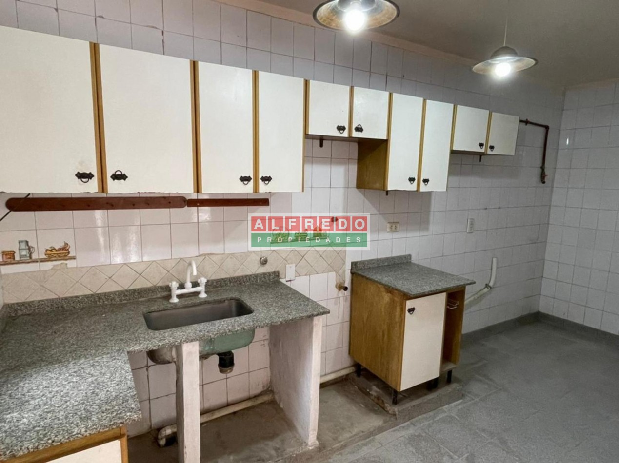 Casa con 2 departamentos en Venta - Oportunidad para Inversores - Libertad