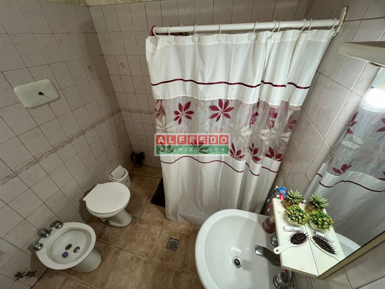 PH de 4 Ambientes con Monoambiente Anexo en Venta - Moron Sur