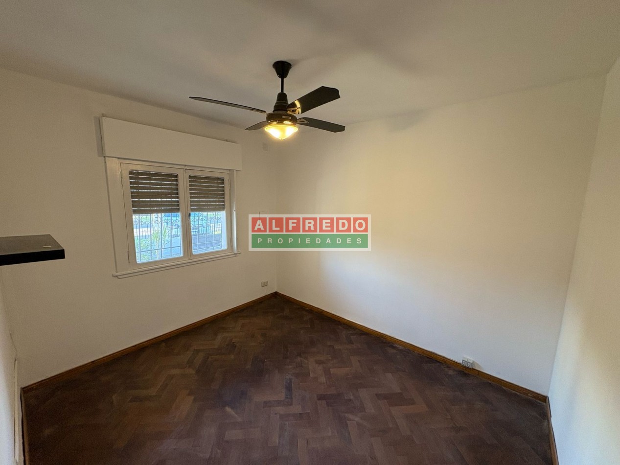 Chalet 3 Ambientes en Venta con Cochera y Jardin en Moron Sur - ¡Excelente Oportunidad!