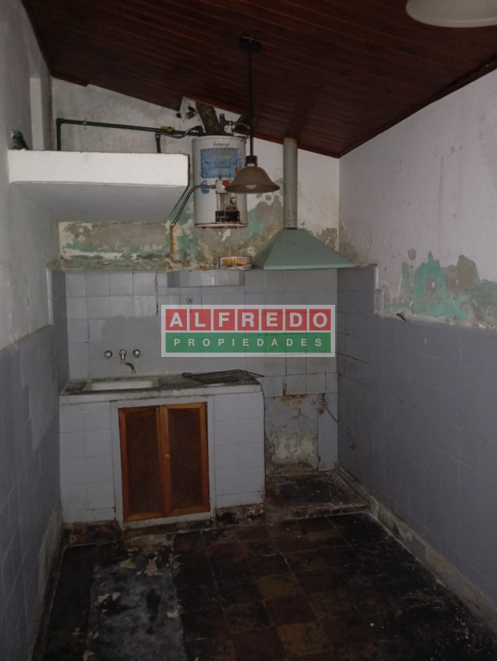 Casa de 2 Ambientes mas Departamento Monoambiente en Venta - Rafael Castillo - A Refaccionar