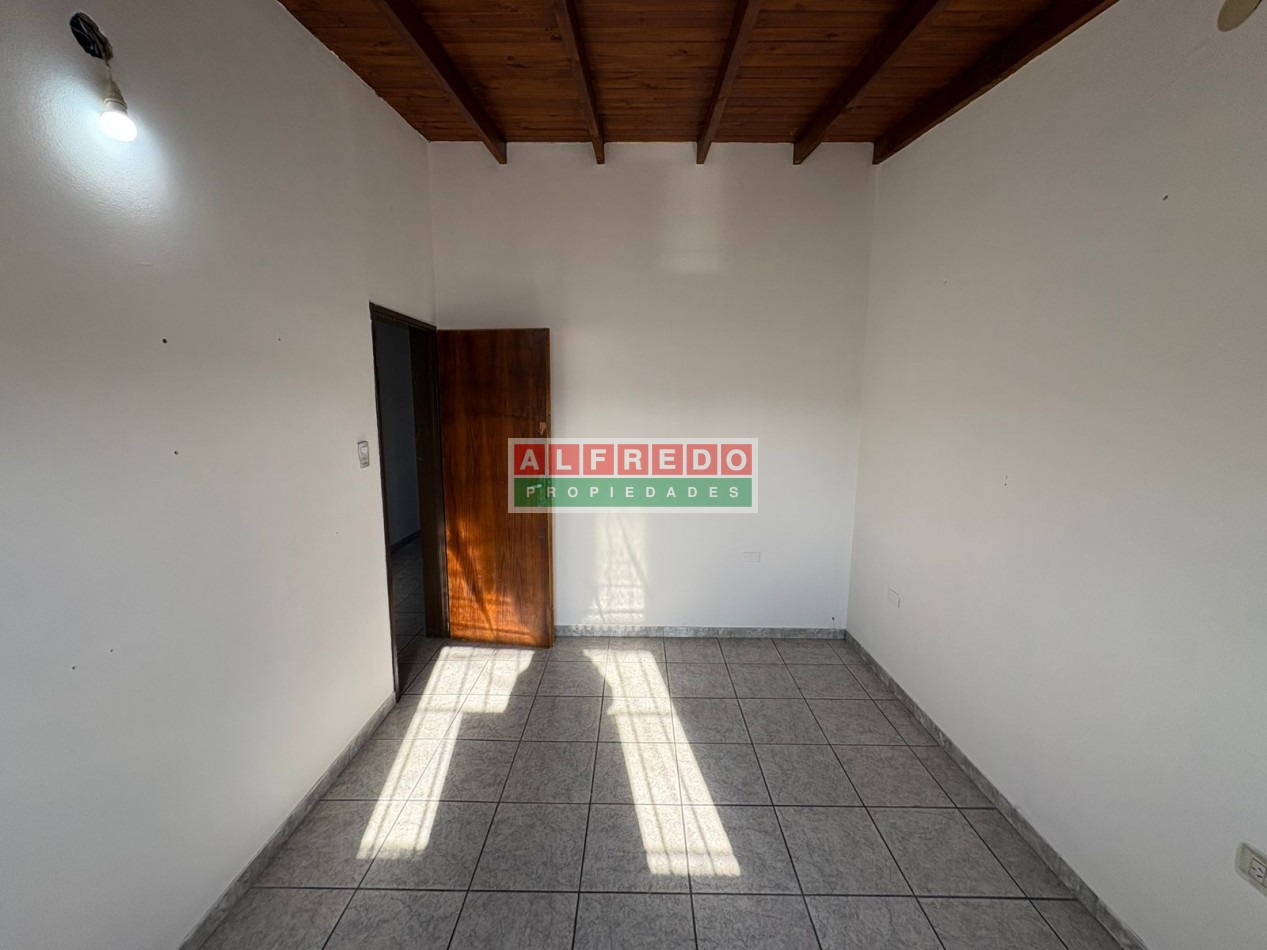 Departamento de 2 Ambientes en Alquiler sobre Av. Baradero - Moron Sur