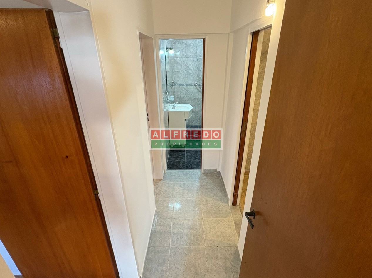 Chalet 3 Ambientes en Venta con Cochera y Jardin en Moron Sur - ¡Excelente Oportunidad!