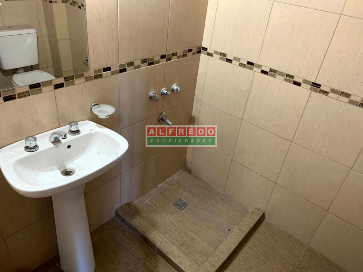 Departamento a estrenar sobre avenida 1er piso- Isidro Casanova