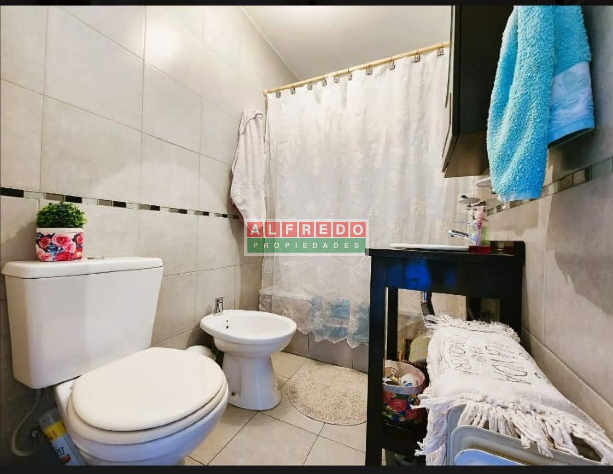Luminoso 2 ambientes con cochera en Moron Sur - Ideal inversor o primera vivienda