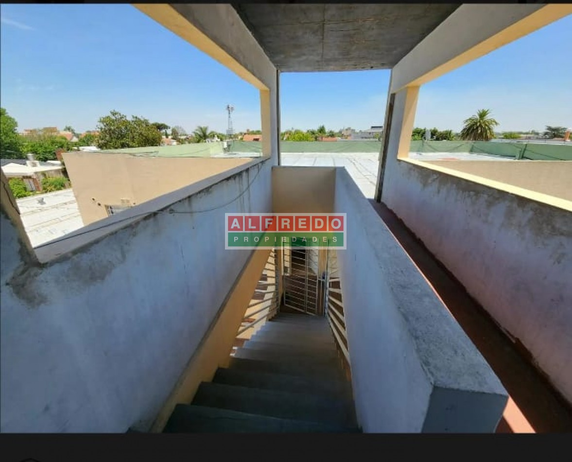 Luminoso 2 ambientes con cochera en Moron Sur - Ideal inversor o primera vivienda