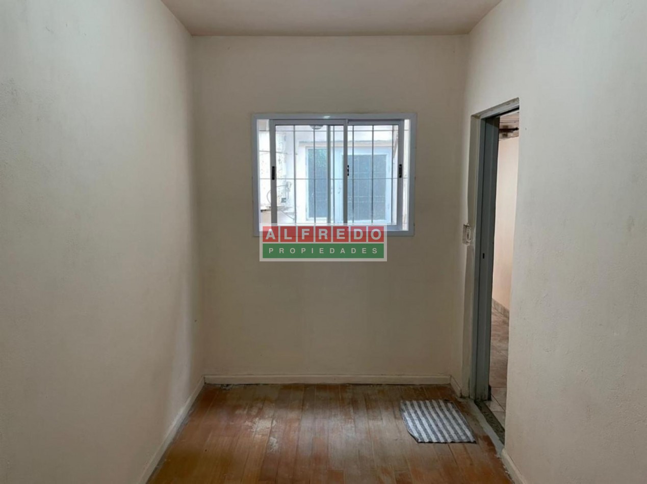 Casa con 2 departamentos en Venta - Oportunidad para Inversores - Libertad