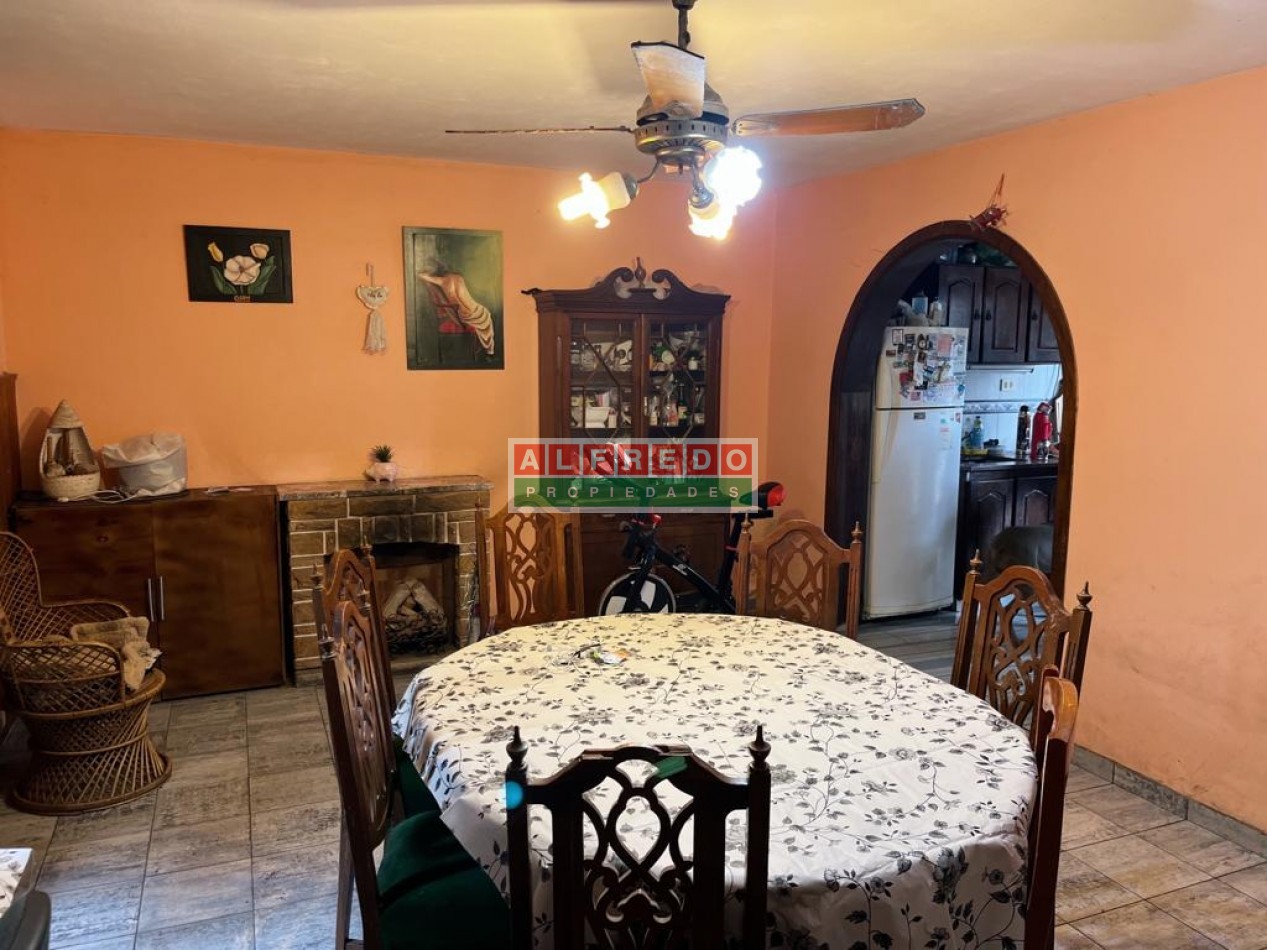 Casa de 4 ambientes en Venta - Castelar Sur