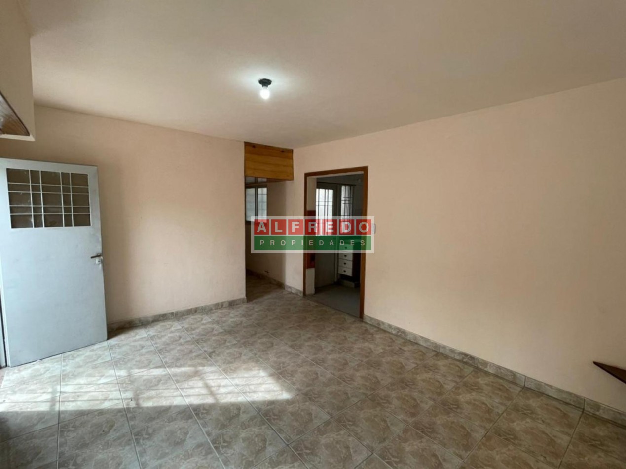 Casa con 2 departamentos en Venta - Oportunidad para Inversores - Libertad
