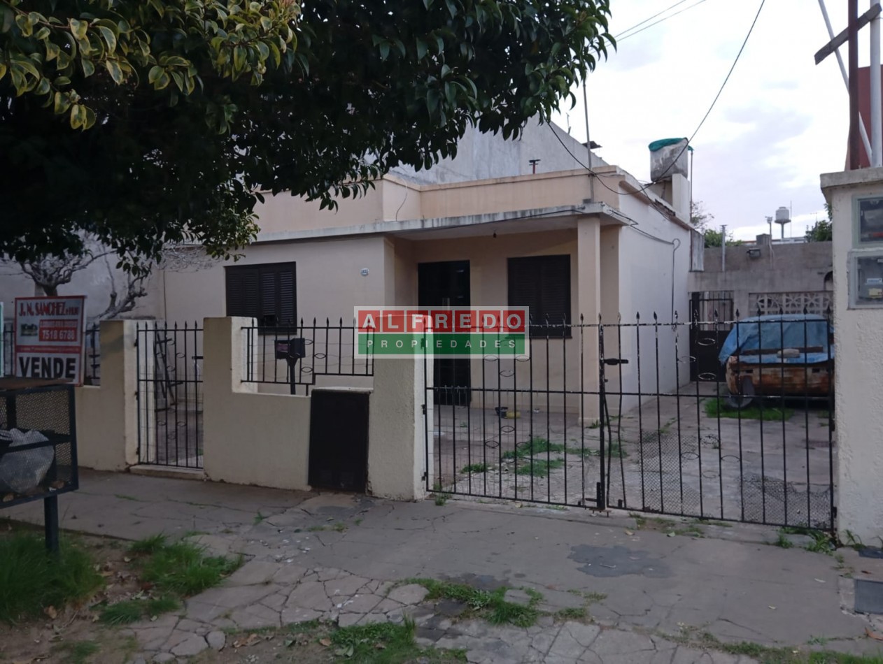 Casa de 2 Ambientes mas Departamento Monoambiente en Venta - Rafael Castillo - A Refaccionar
