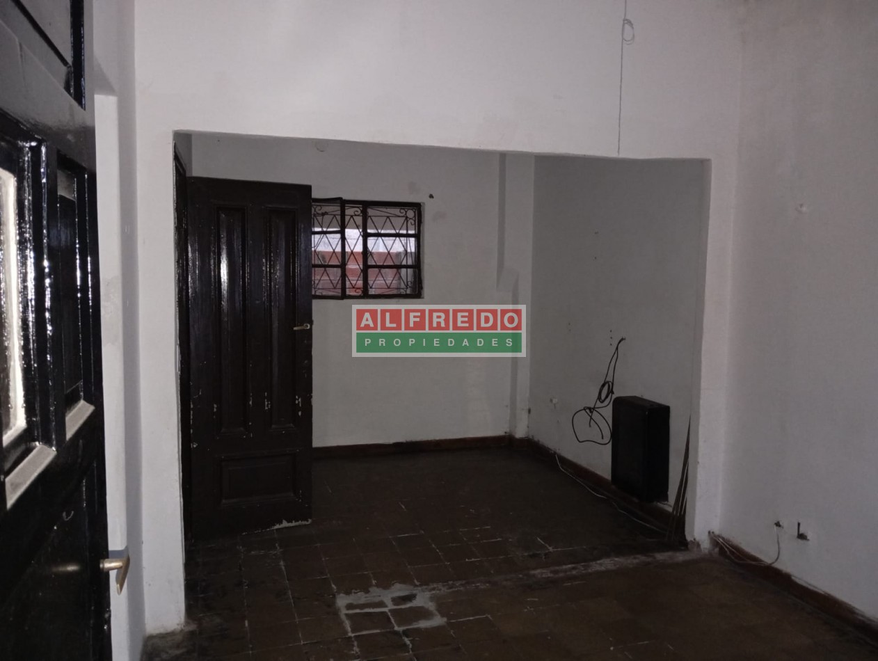 Casa de 2 Ambientes mas Departamento Monoambiente en Venta - Rafael Castillo - A Refaccionar