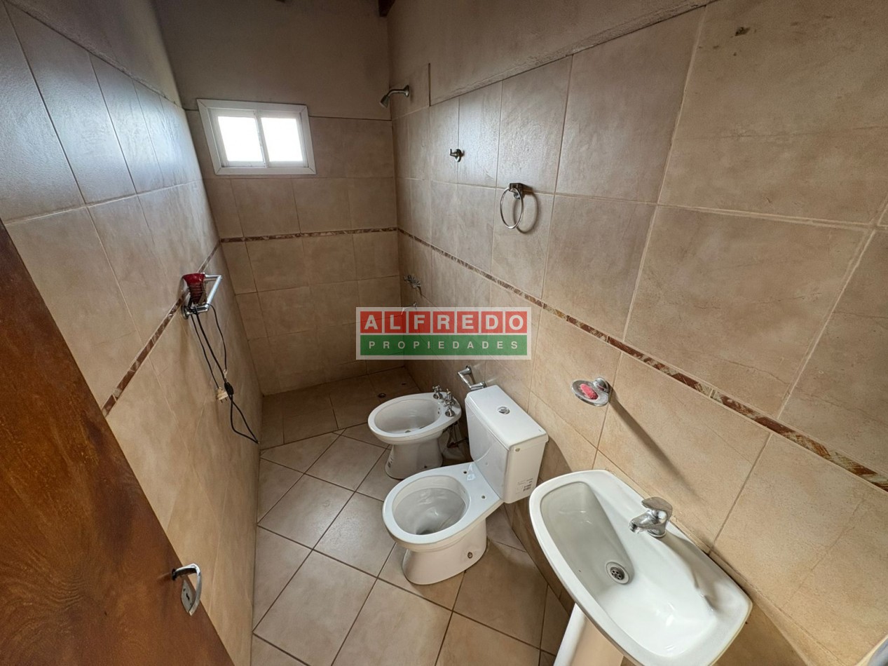 Departamento de 2 Ambientes en Alquiler sobre Av. Baradero - Moron Sur
