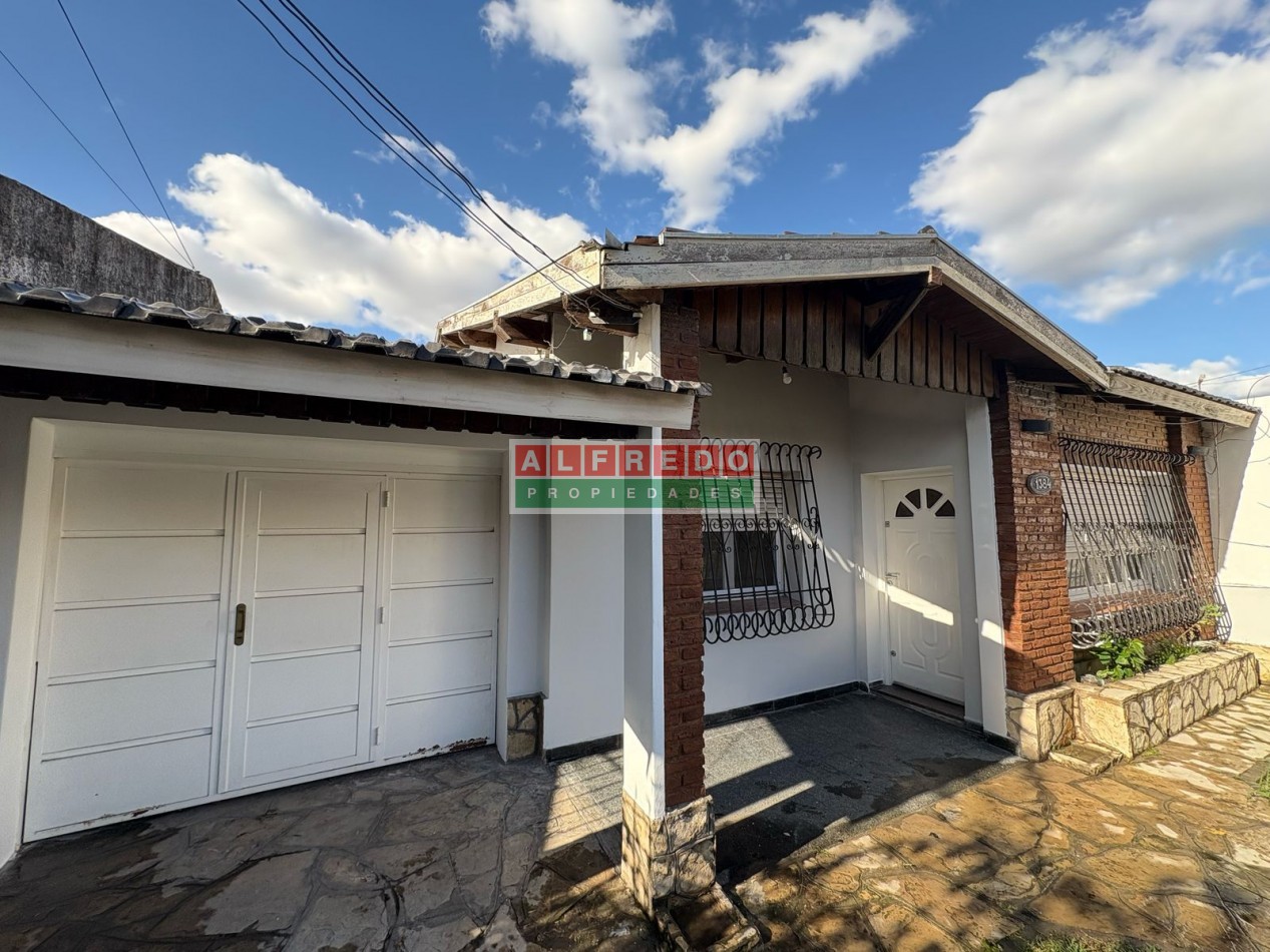 Chalet 3 Ambientes en Venta con Cochera y Jardin en Moron Sur - ¡Excelente Oportunidad!