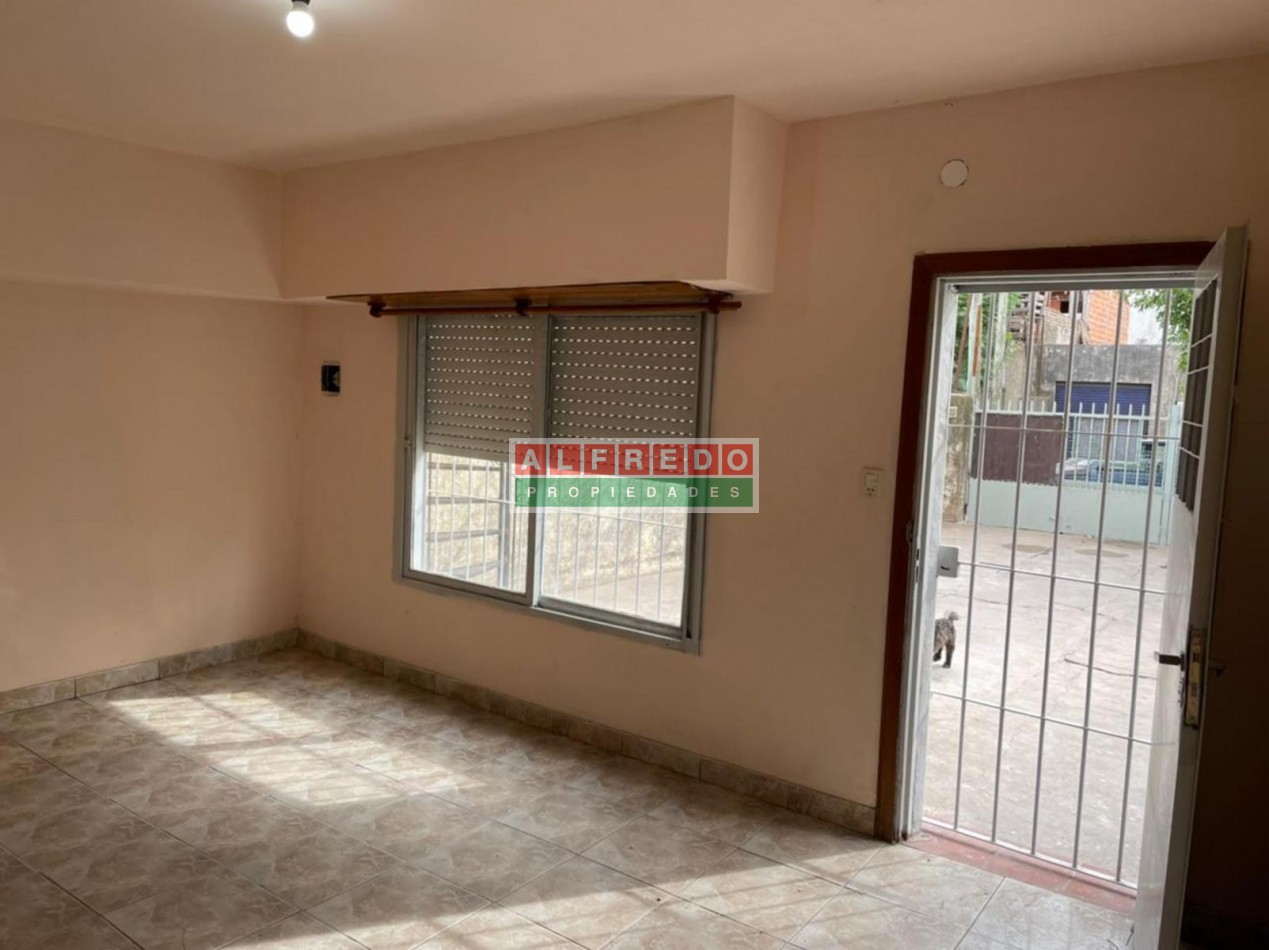 Casa con 2 departamentos en Venta - Oportunidad para Inversores - Libertad