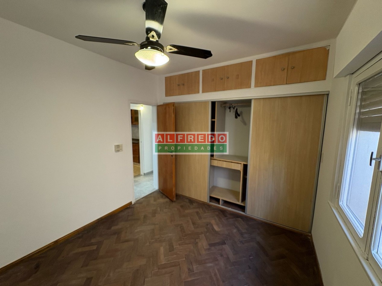 Chalet 3 Ambientes en Venta con Cochera y Jardin en Moron Sur - ¡Excelente Oportunidad!