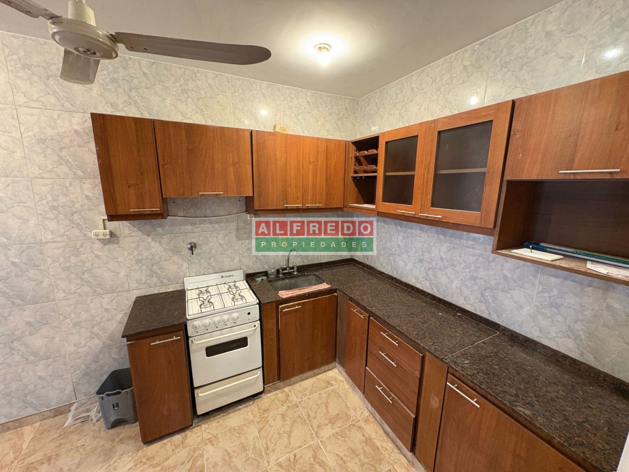 Chalet 3 Ambientes en Venta con Cochera y Jardin en Moron Sur - ¡Excelente Oportunidad!