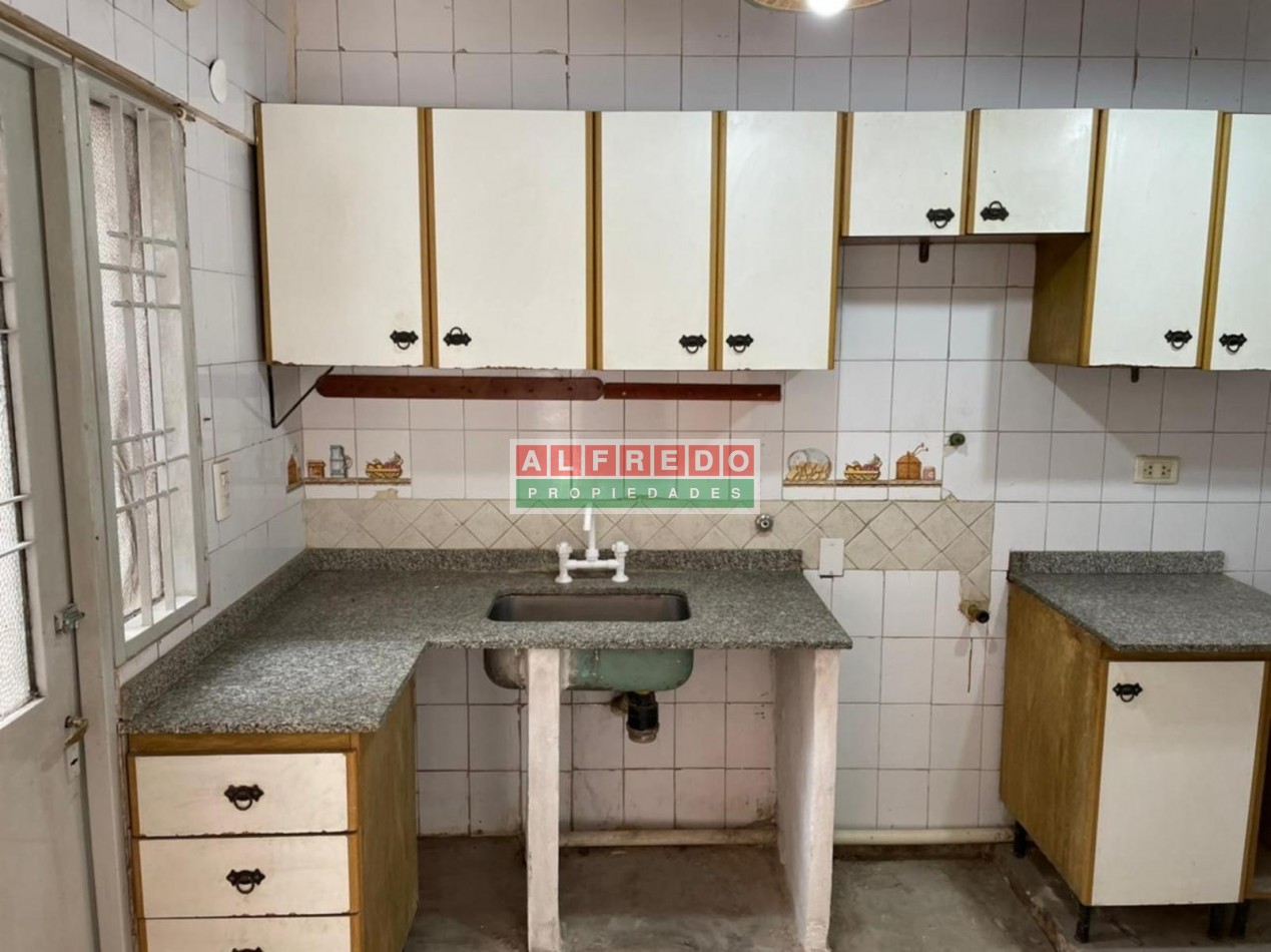 Casa con 2 departamentos en Venta - Oportunidad para Inversores - Libertad