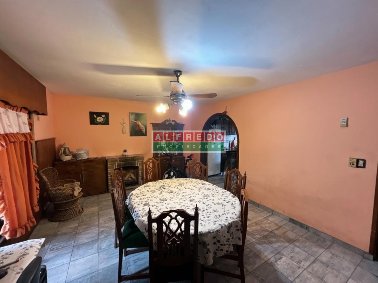 Casa de 4 ambientes en Venta - Castelar Sur