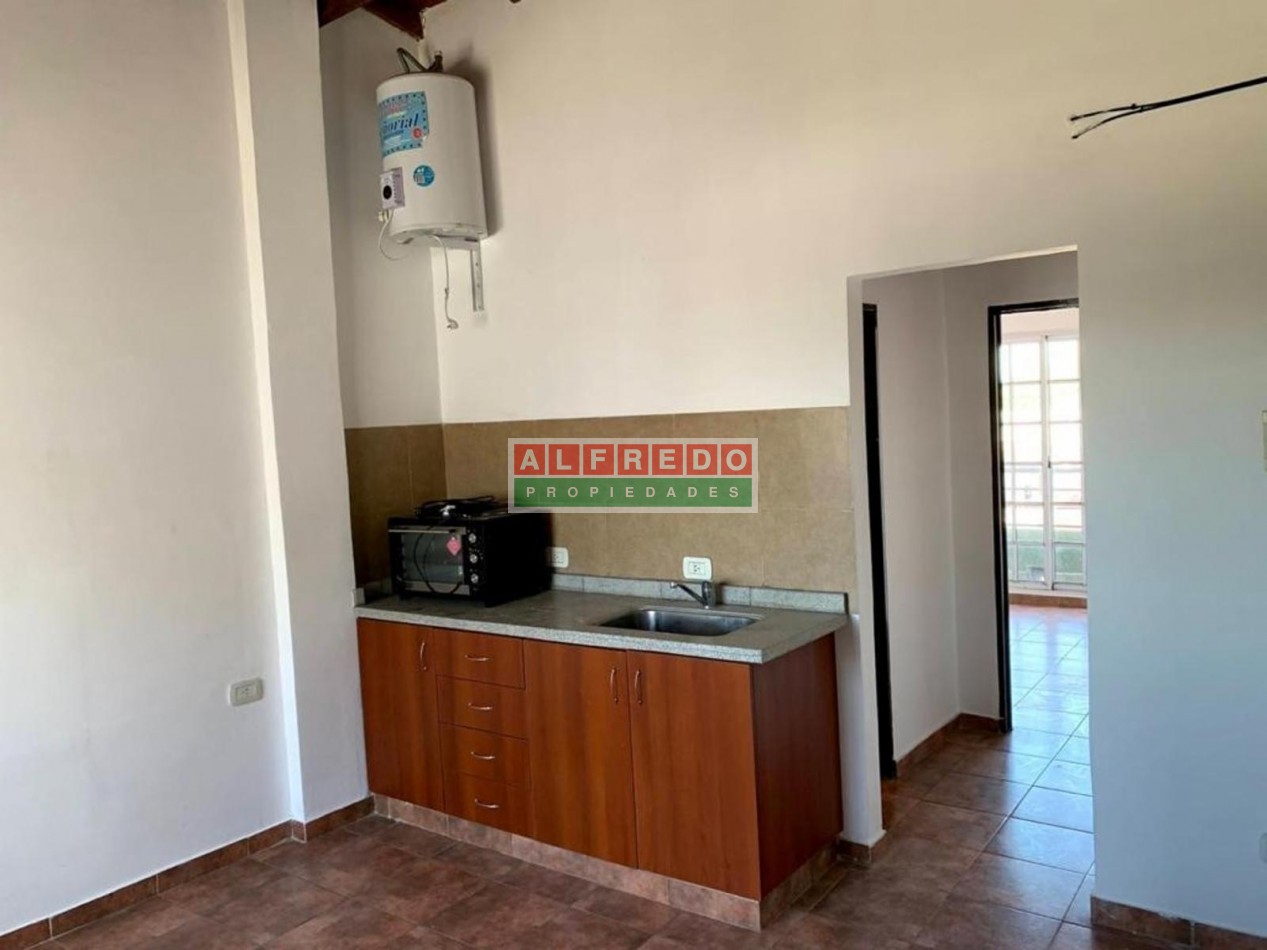 Departamento 2do piso en importante zona comercial - Isidro Casanova