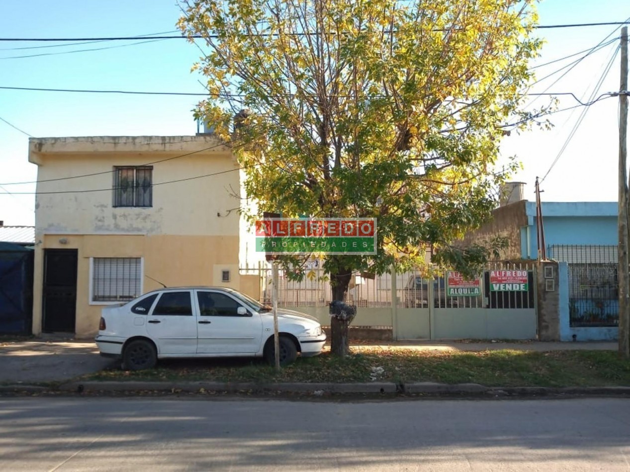 Casa con 2 departamentos en Venta - Oportunidad para Inversores - Libertad