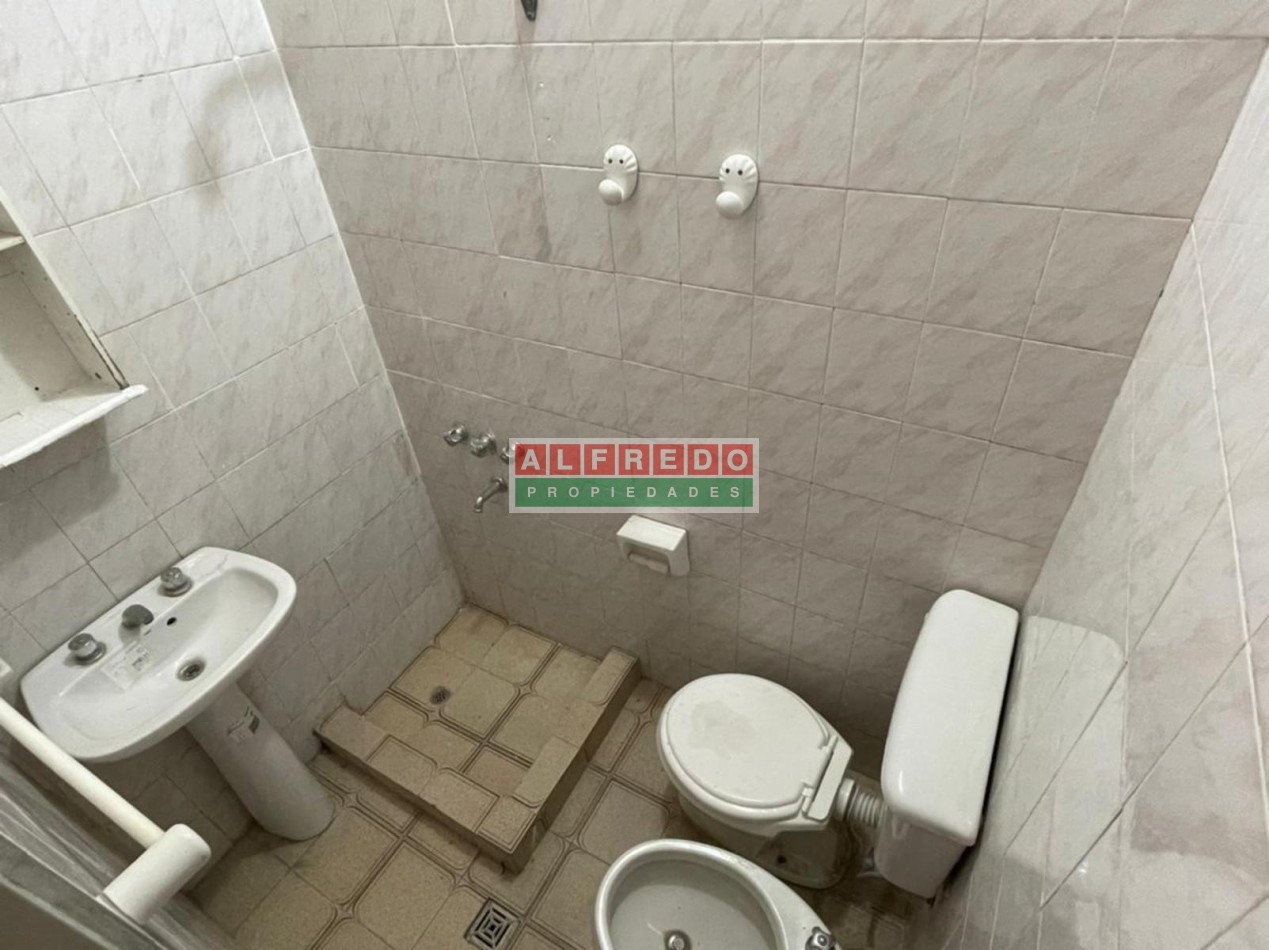Casa con 2 departamentos en Venta - Oportunidad para Inversores - Libertad