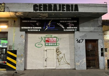 Local comercial en alquiler sobre Av. Carlos Casares - Rafael Castillo
