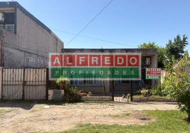 Casa de 3 Ambientes en Venta - Moron Sur