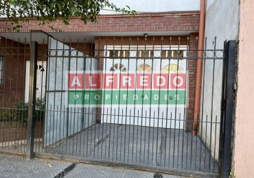 Departamento de 2 ambientes en planta alta en alquiler - Libertad