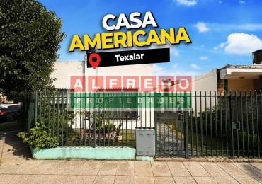 Oportunidad en Esquina: Casa Luminosa en Venta con Parque y Cochera - Castelar Sur