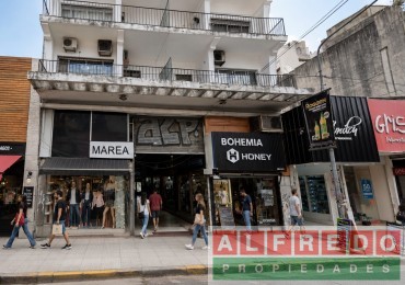 Local en alquier Galeria Eden - Moron Centro